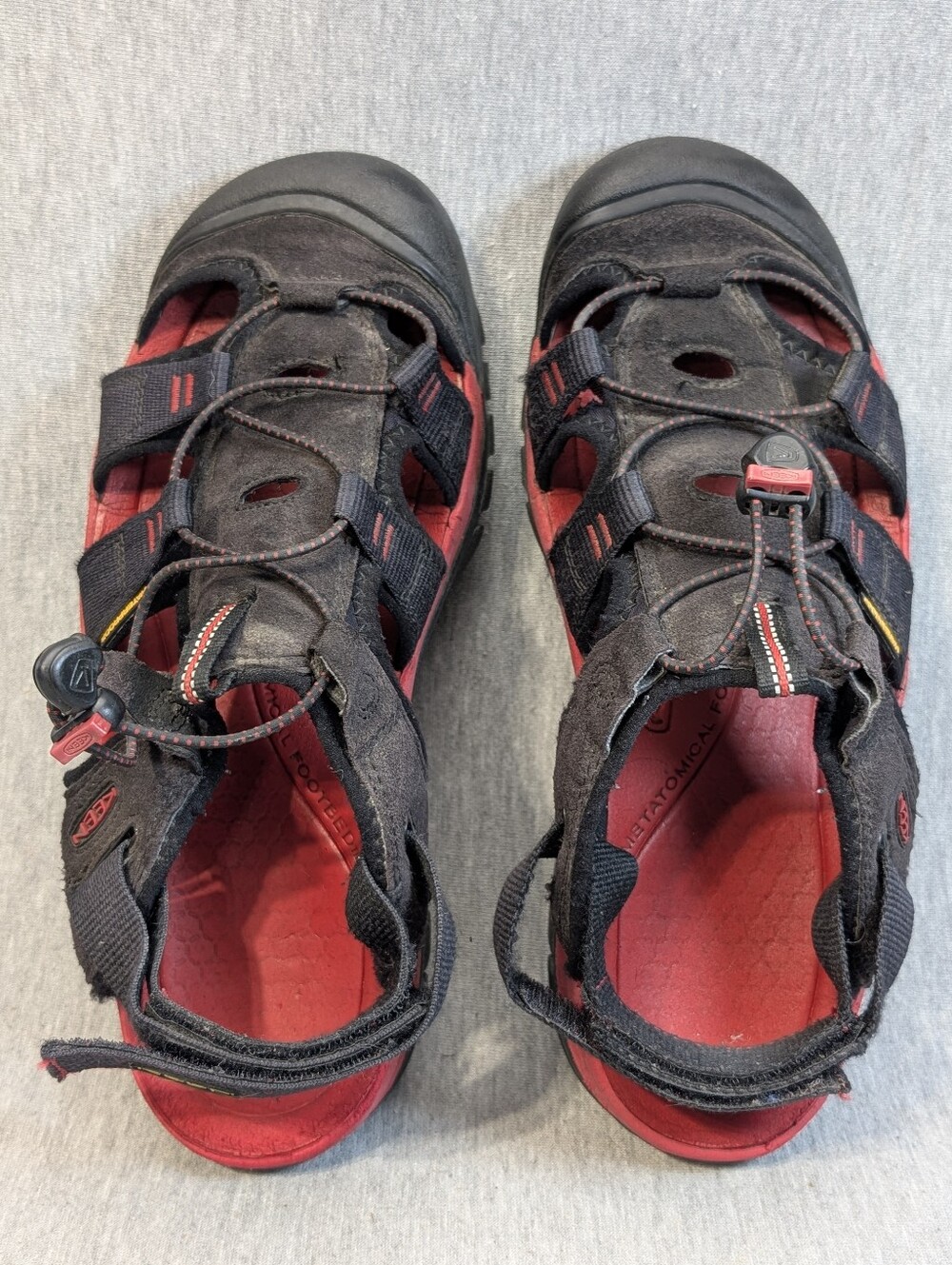 Keen Newport H2 Hiking Sandals Men's 11 Black Red Waterproof